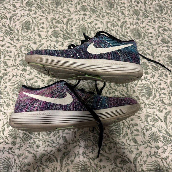 Nike LunarEpic Flyknit Low Fire Pink running shoes - Picture 4 of 11